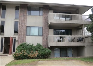 Building Photo - Beautiful 2B/2B Apartment Available Now!