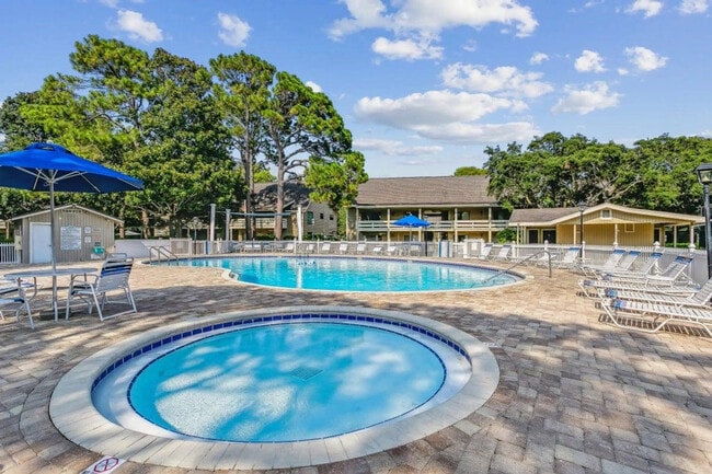 Building Photo - 125 Sunset Bay