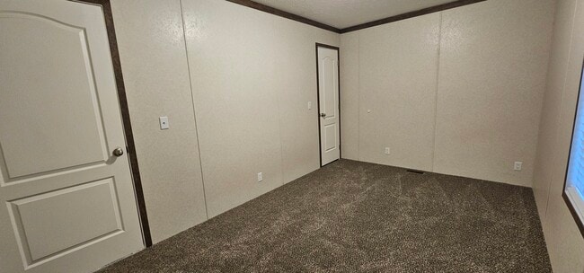 Building Photo - 56 Birch Ct