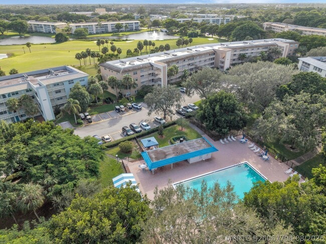 Building Photo - 3003 Portofino Isle