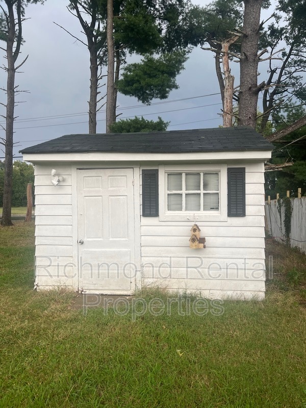 Building Photo - 5021 Thrush Ln