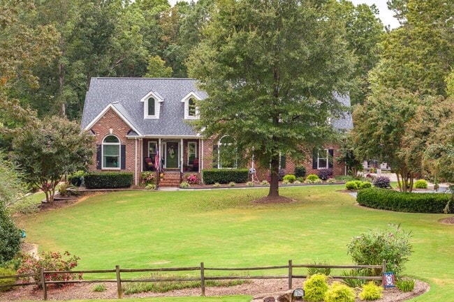 Building Photo - 295 Gary Dr