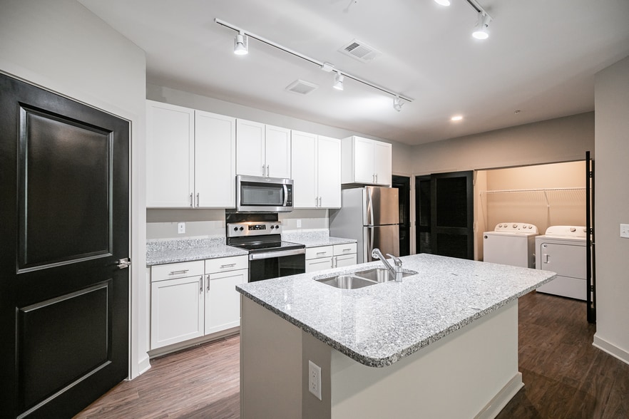 Building Photo - Madison Midtown