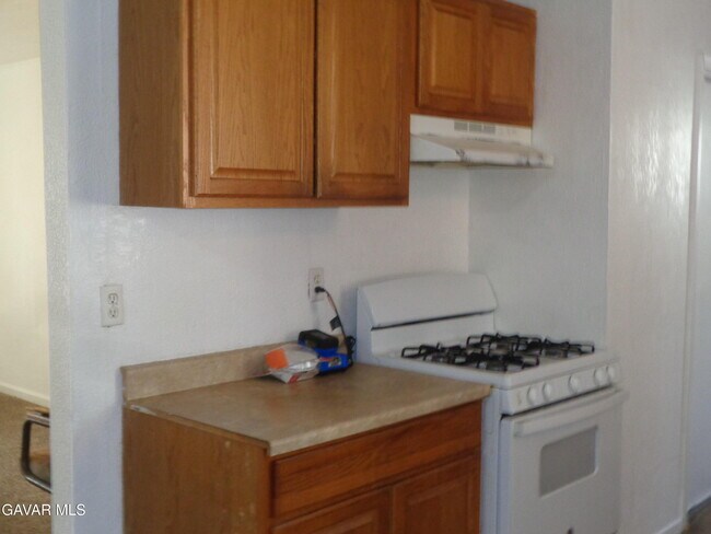 Building Photo - 15950 Lawrence Dr