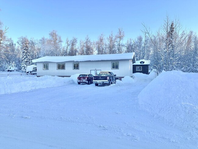 Building Photo - 1568 N Williwaw Way