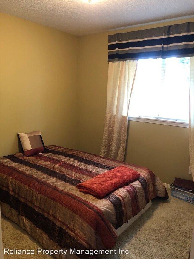 Building Photo - 16800 NW Paddington Dr