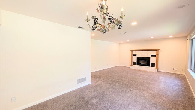 Building Photo - 3581 Cercis Way