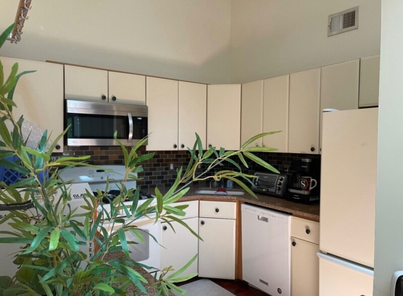 Building Photo - 1713 Breckenridge Dr