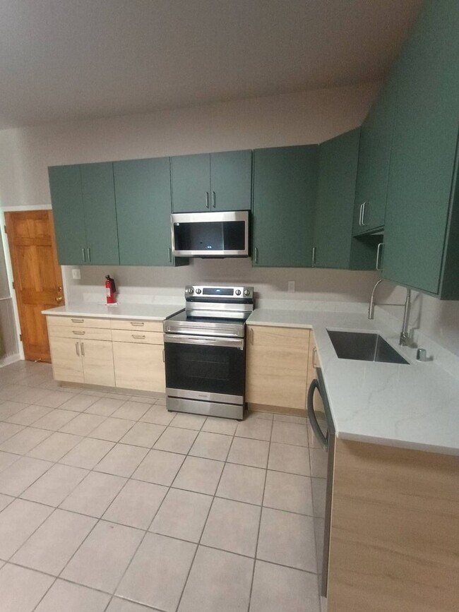 Building Photo - 2035-2037 N Buffum St