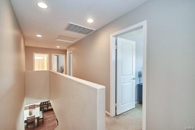 Building Photo - Spacious 4-Bed, 2.5-Bath Home in Fontana Unified School District with Private Backyard