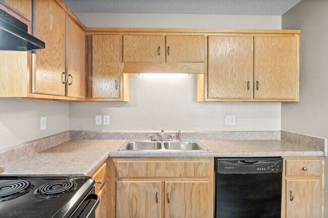 Building Photo - 375 Peabody Dr