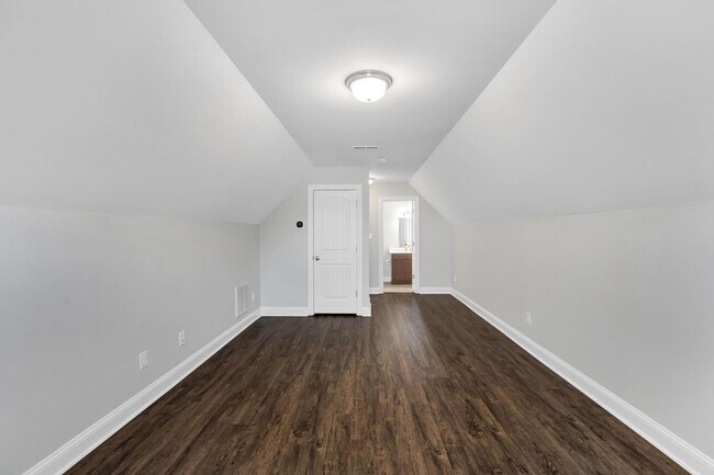 Building Photo - Large 4 bedroom home available now!