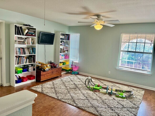 Building Photo - 21106 El Suelo Bueno