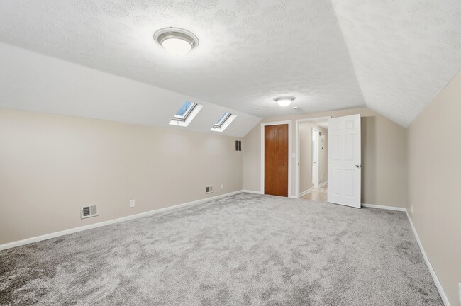 Building Photo - 2481 E Rahn Rd