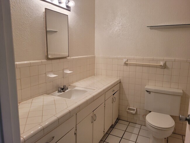 Building Photo - 4411 Buena Vista St