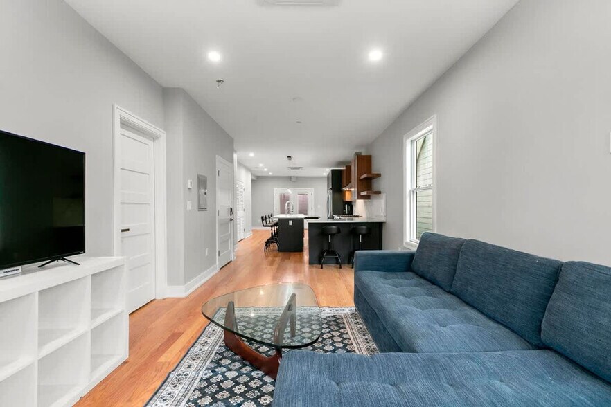 Building Photo - 26 Annabel St