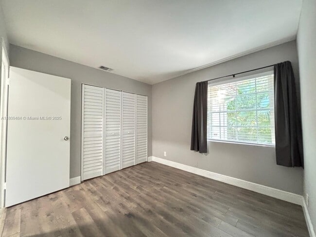 Building Photo - 1597 Springside Dr