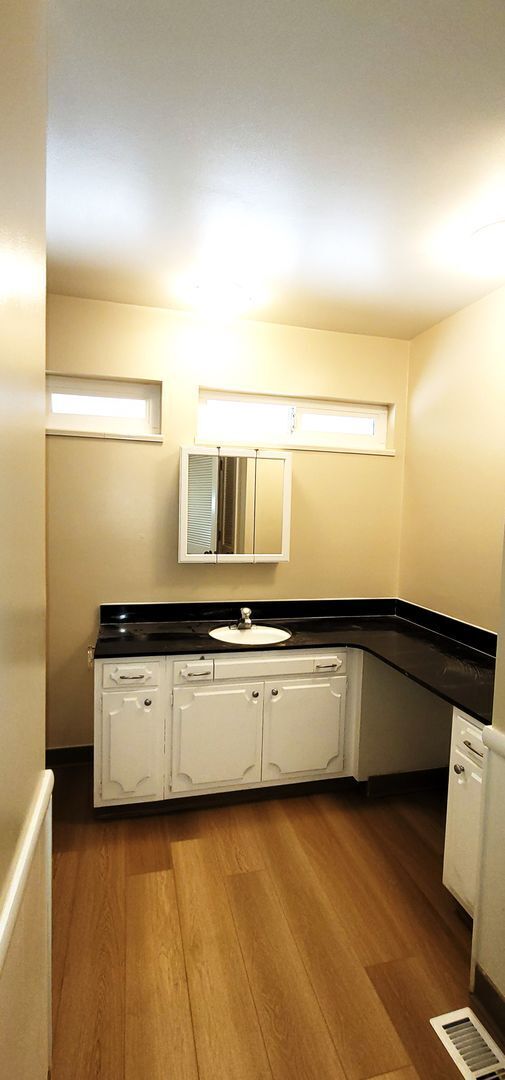 Building Photo - Beautiful 2 Bedroom / 2 Bath Bungalow Next to Hidden Valley Golf Club with Large Private Patio, N...