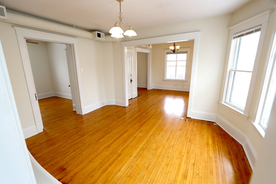 Dining room. - 2934 Oakland Avenue