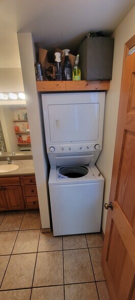 Building Photo - 925 Water St