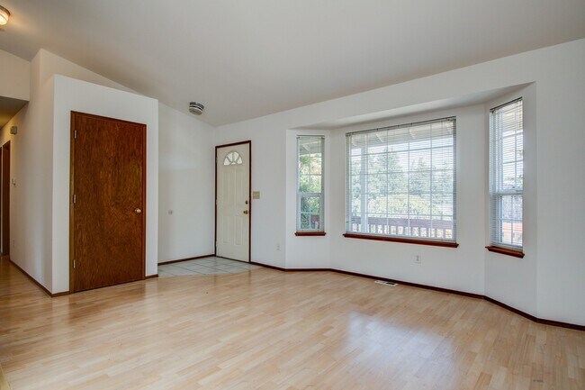 Building Photo - Three-Bedroom Rambler off Ft. Nugent Rd.