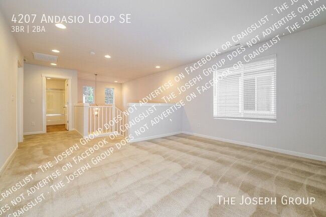 Building Photo - 4207 Andasio Loop SE