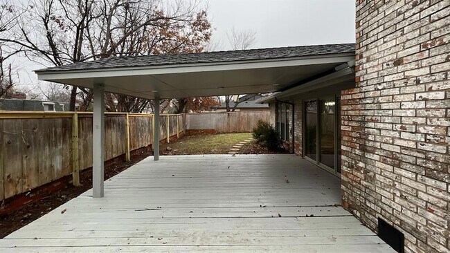 Building Photo - 12510 Maple Ridge Rd
