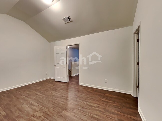 Building Photo - 367 Hidden Creek Ln