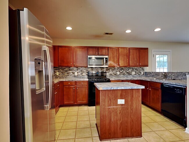 Building Photo - 405 Crystal Oaks Ln