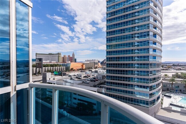 Building Photo - 4471 Dean Martin Dr