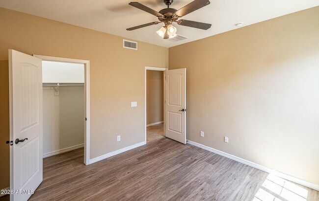 Building Photo - 18445 W Saguaro Ln