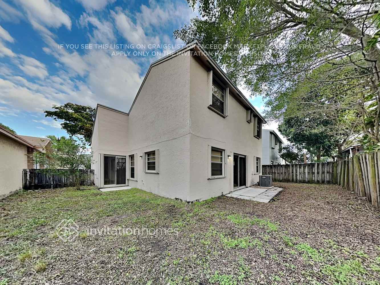 Building Photo - 14075 Langley Pl