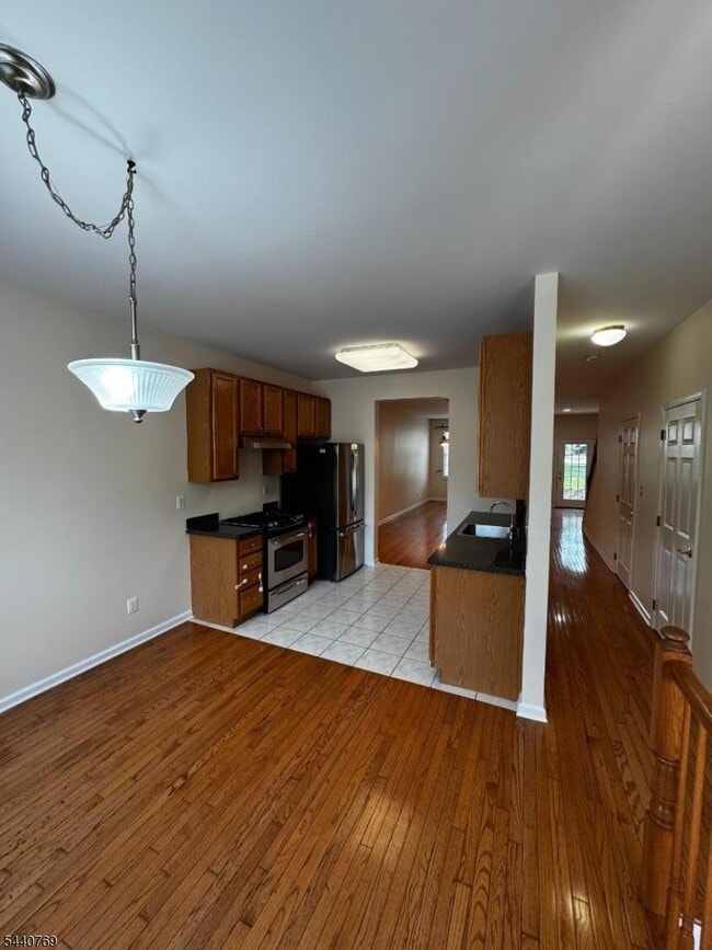 Building Photo - 533 Coventry Dr