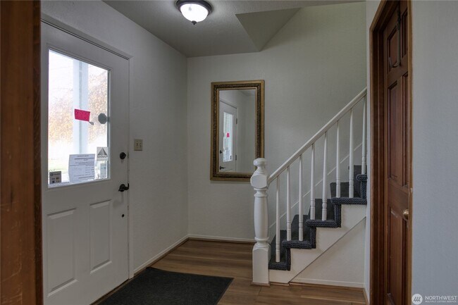 Building Photo - 208 N. "H" Street