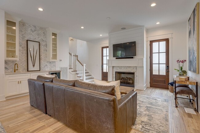 Building Photo - Franklin Home For Lease