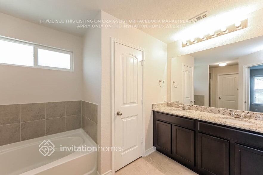 Building Photo - 15426 Bobwhite Quail