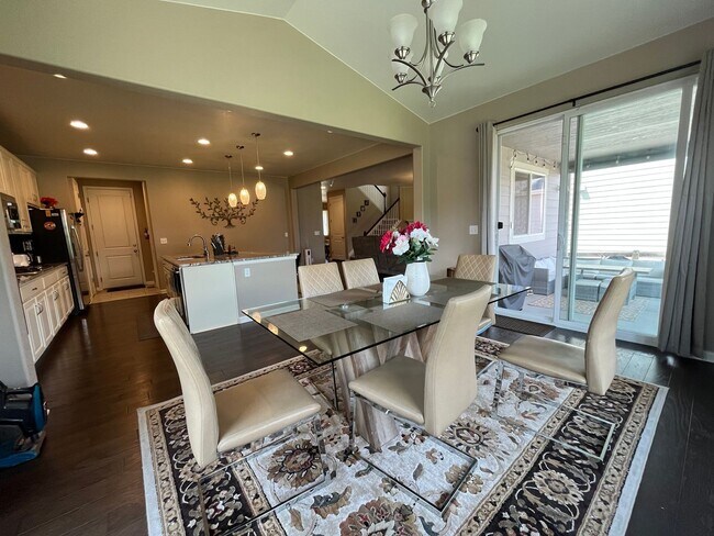 Building Photo - Beautiful Home in South Fort Collins