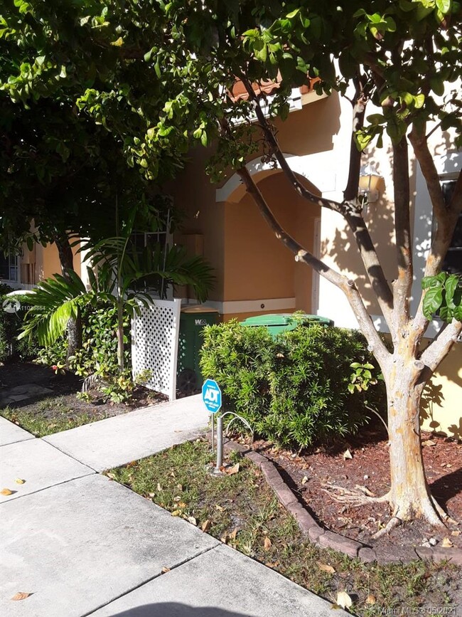 Building Photo - 5922 Riverside Ave
