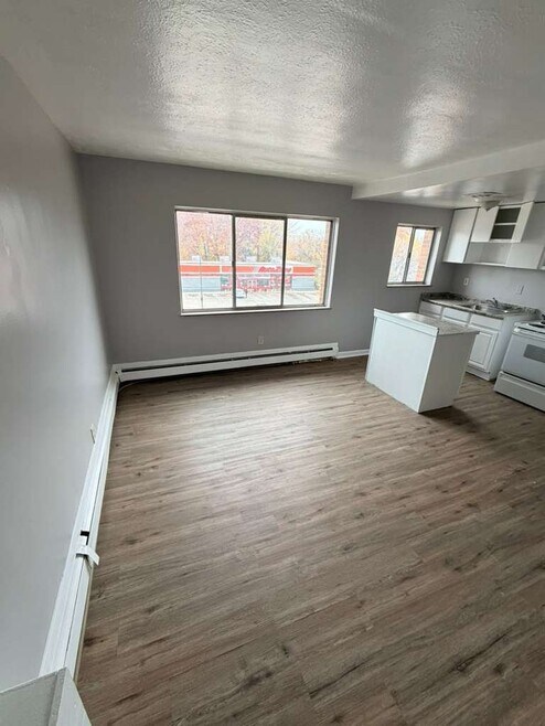 Building Photo - 15112 Euclid Ave