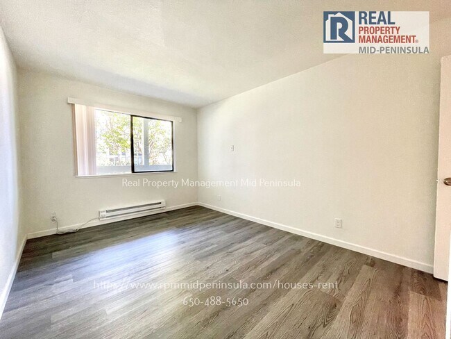 Building Photo - 1051 Beach Park Blvd