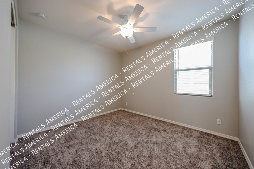 Building Photo - 16215 W Camino de Oro