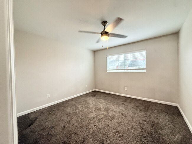 Building Photo - 1824 Thonig Rd