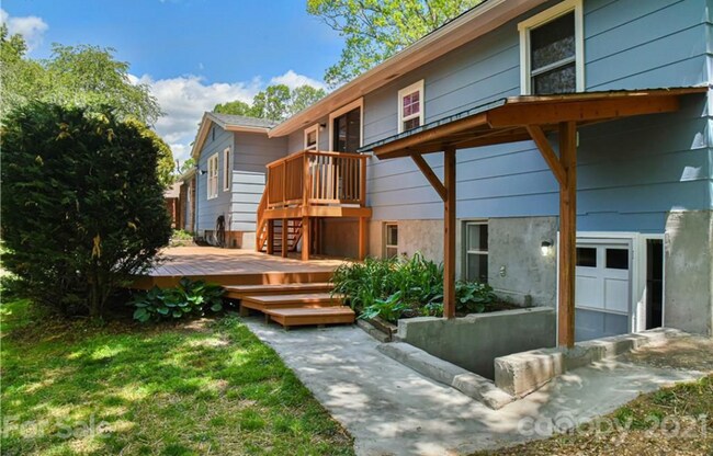 Building Photo - 50 Booker St