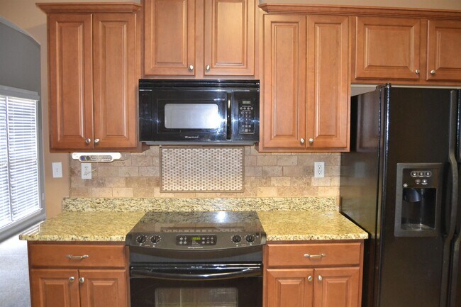 Building Photo - 12242 Stately Oaks Cove