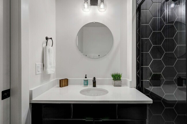 Building Photo - 940 Piedmont Ave NE