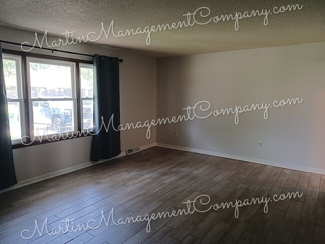 Building Photo - 810 Ruth Ann Dr