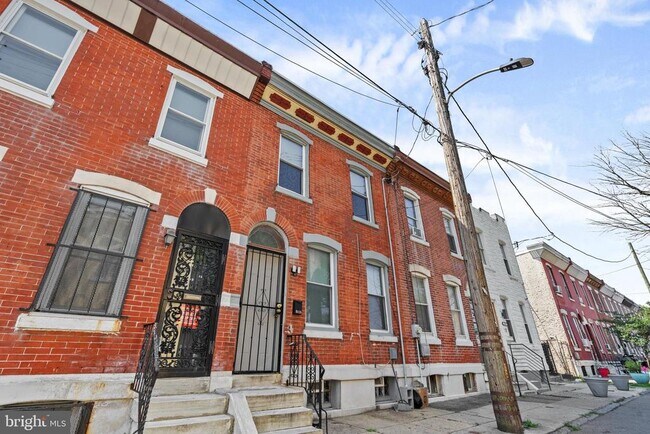 Building Photo - 1638 W Juniata St