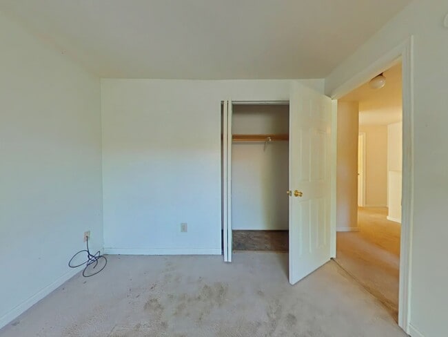 Building Photo - 3 Bedroom Duplex ~ Albany ~ Pet Friendly