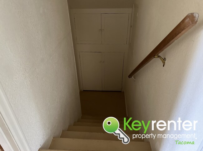 Building Photo - Adorable 4 Bedroom 1.5 Bath Tacoma Home + ...