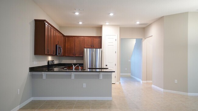 Building Photo - 12663 Salomon Cove Dr
